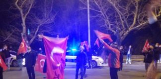 Erdoğan’ın istifayı kabul etmemesi coşkuyla kutlandı