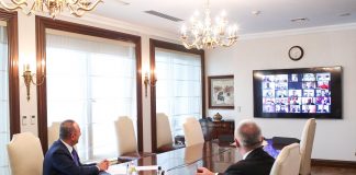 Belediye Başkanı toplantıyı terk etti