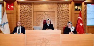 Belediye meclisinde sinirler gerildi