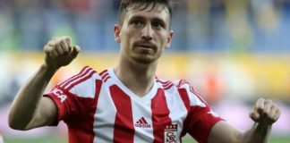 Mert Hakan Yandaş formayı giydi