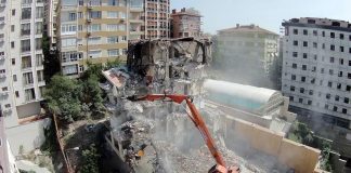 İzmir Büyükşehir Belediyesi kentsel dönüşüme itiraz sürecinde zorluk çıkarıyor