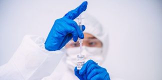 Koronavirüs aşısının dağıtımına başlandı