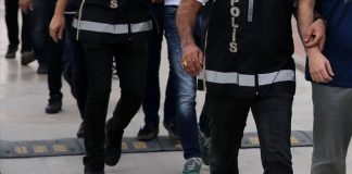 İcra müdürlüğüne operasyon: 60 gözaltı