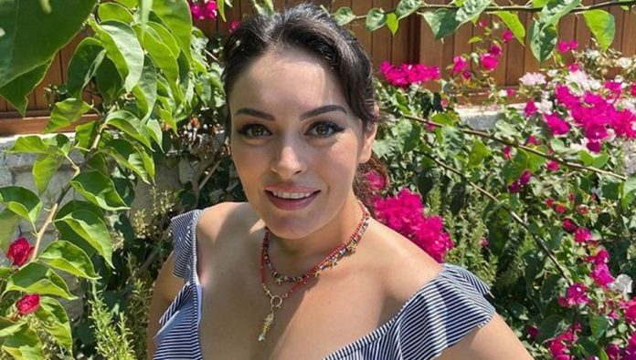 Q2aJIzlSPEikv5E3l9sUSg