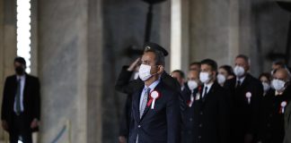 Bakan Özer, öğretmenlerle Anıtkabir’i ziyaret etti