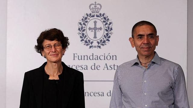 ugur-sahin-ozlem-tureci-aa-1680132_2