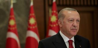 Erdoğan depremzede çocuklarla bir arada: Muhalefete Filyos göndermesi