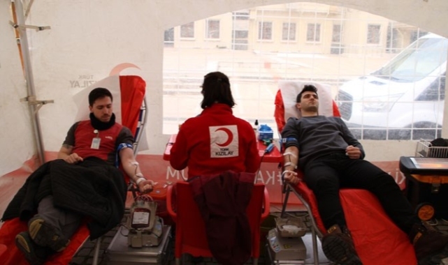 kan-bagisi-kizilay90P6A_tepe