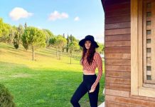 Fahriye Evcen karın kaslarıyla şov yaptı