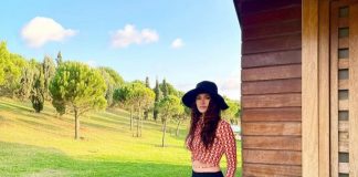 Fahriye Evcen karın kaslarıyla şov yaptı