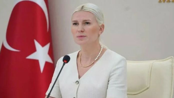 bilecikli-targaryen-melek-mizrak-subasi-kimdir-sosyal-medyaya-damga-v_79fda