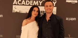 Hafsanur Sancaktutan’ın bikinili pozlarına Kerem Bürsin kayıtsız kalamadı