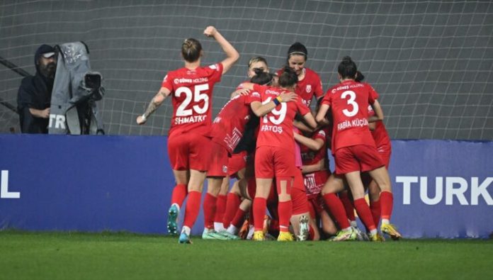 turkcell-kadin-futbol-super-liginde-sampiyon-ankara-buyuksehir-belediyesi-fomget_55a5d42-740x420
