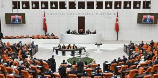 Emekli zammı meclis’ten geçti