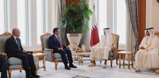 Yılmaz ve Şimşek Katar Emiri Al Thani ile görüştü