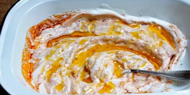 cayir-cayir-yag-yakan-kur-denenmistir-gobek-eritmek-icin-pul-biberli-yogurt-tarifi-h1664527232-167a7d