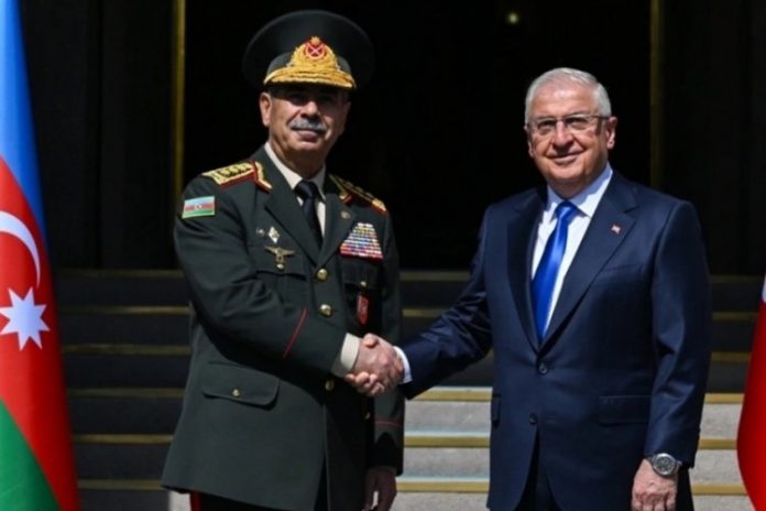 1642867-milli-savunma-bakani-guler-azerbaycanli-mevkidasiyla-telefonda-gorustu-6509848a3542a