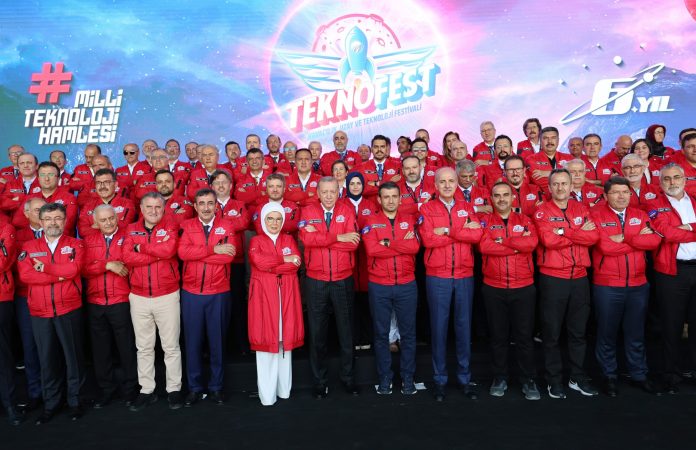 F48sWrYXcAA7ZJF-scaled