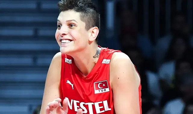 ebrar-karakurt-tan-italya-zaferi-sonrasi-abdulhamit-e-yeni-gonderme-diyeceksin-7881