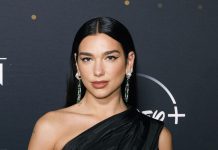 Dua Lipa ödül töreninde giydiği kıyafetle gündem oldu!