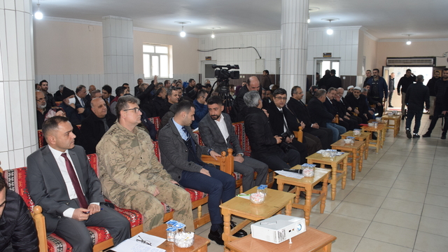 33451810_33452061_640x360