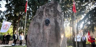 Zübeyde Hanım vefatının 101. yıl dönümü İzmir’de anıt mezarı başında anıldı!