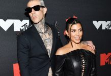 Eşi Kourtney Kardashian’ın iç çamaşırlı pozlarını paylaştı!