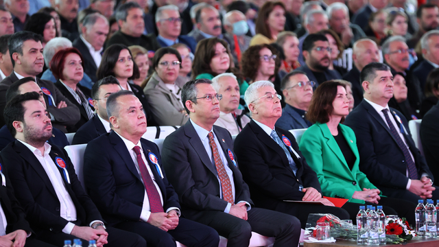 33771453_33771627_640x360