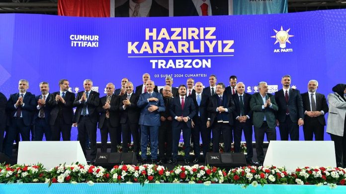 ak-parti-trabzon-da-ilce-belediyeleri-icin-aday-tanitim-toplantisi-duzenlendi-8521