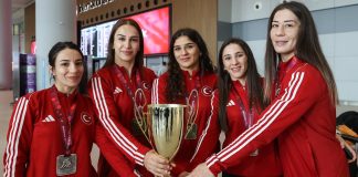 Avrupa ikincisi Kadın Güreş Milli Takımımız yurda döndü!