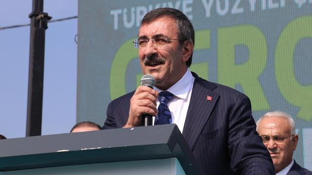 cevdet-yilmaz-2188202_2