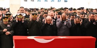 Şehit pilotlar son yolculuklarına uğurlandı!