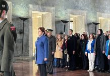 Akşener: Cumhuriyetimizin kazanımlarına her zamankinden daha büyük bir güçle sarılacağız !