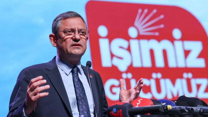ozgur-ozel-genel-secimlerde-chpyi-iktidar-yapmazsam-bir-gun-gorevde-durmam-gn0b
