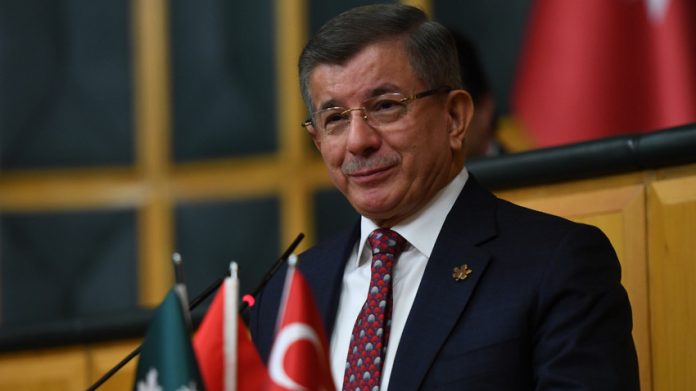 davutoglu-cumhurbaskani-10-bin-lirayi-mujde-gibi-soyluyor-knmb