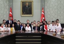 Cumhurbaşkanı Erdoğan Beştepe’de çocukları kabul etti!