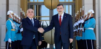 Cumhurbaşkanı Yardımcısı Yılmaz Azerbaycan Başbakanı Asadaov ile bir araya geldi!