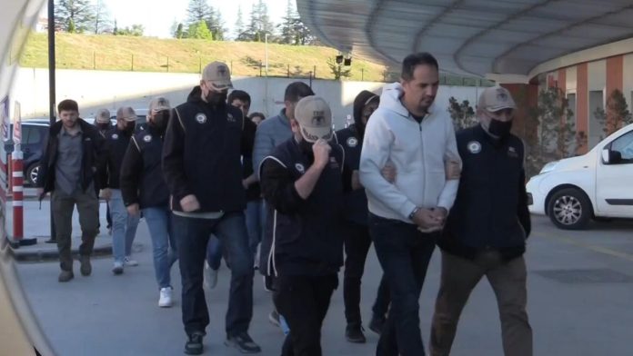 feto-operasyon-gozalti-2228878