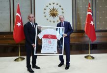 Cumhurbaşkanı Erdoğan, TFF Başkanı Hacıosmanoğlu ile beraberindekileri kabul etti!