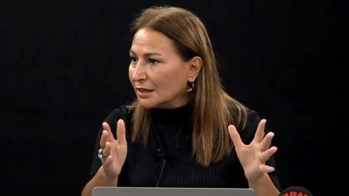 elifcakirjpg-vMMSOQCWxUiJ0XTpXpnxQA (2)