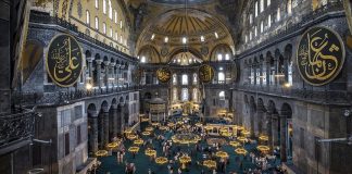 Ayasofya Camii 5 yıl önce ibadete açıldı