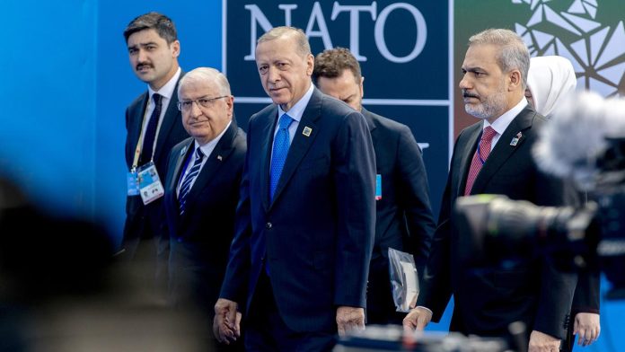 erdogan-nato-liderler-zirvesi-2023-2075377_tepe