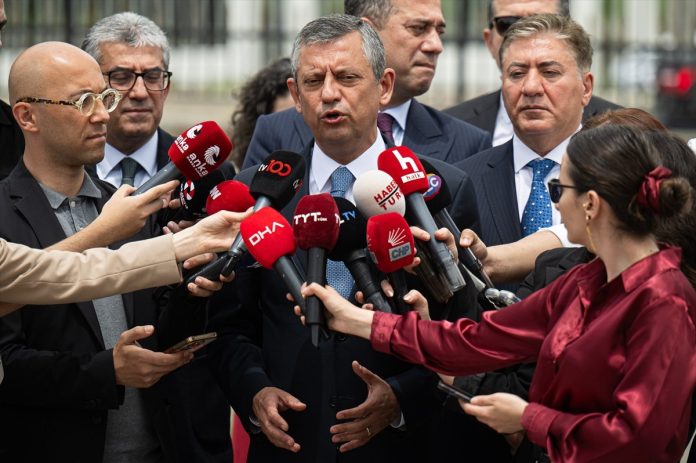 chp-genel-baskani-ozgur-ozel-anayasa-mahkemesi-aym-baskani-kadir-ozkaya-039-yi-ziyaretinin-416489