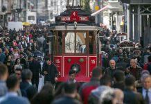 Müşteriyi rahatsız eden esnaf yandı!