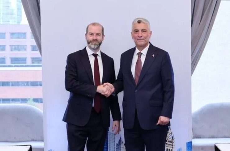 Bakan Bolat’tan kritik görüşme