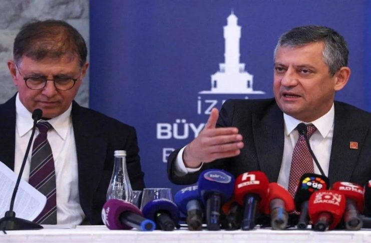 Özgür Özel’den Cemil Tugay açıklaması: Açıkça ihanet etti!